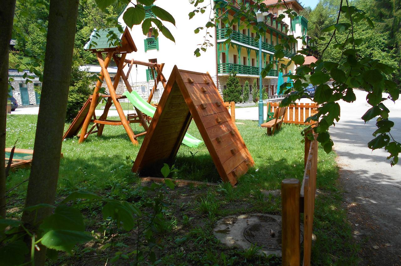 Bakony Hotel Баконьбель Экстерьер фото
