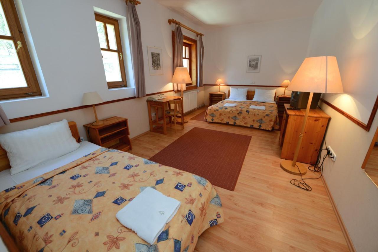 Bakony Hotel Баконьбель Экстерьер фото