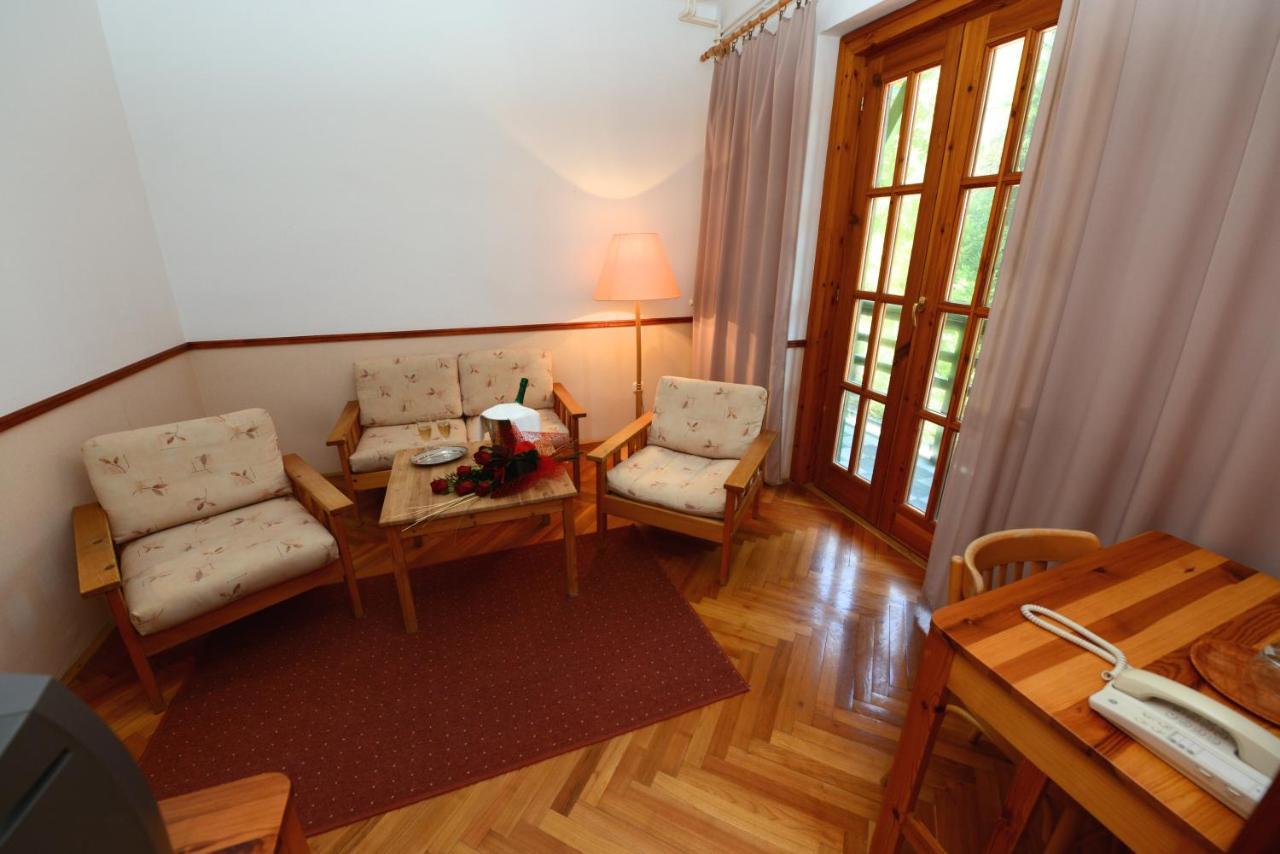 Bakony Hotel Баконьбель Экстерьер фото