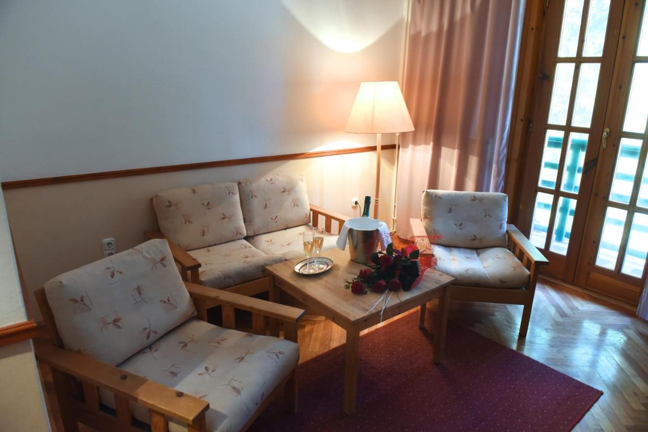 Bakony Hotel Баконьбель Экстерьер фото
