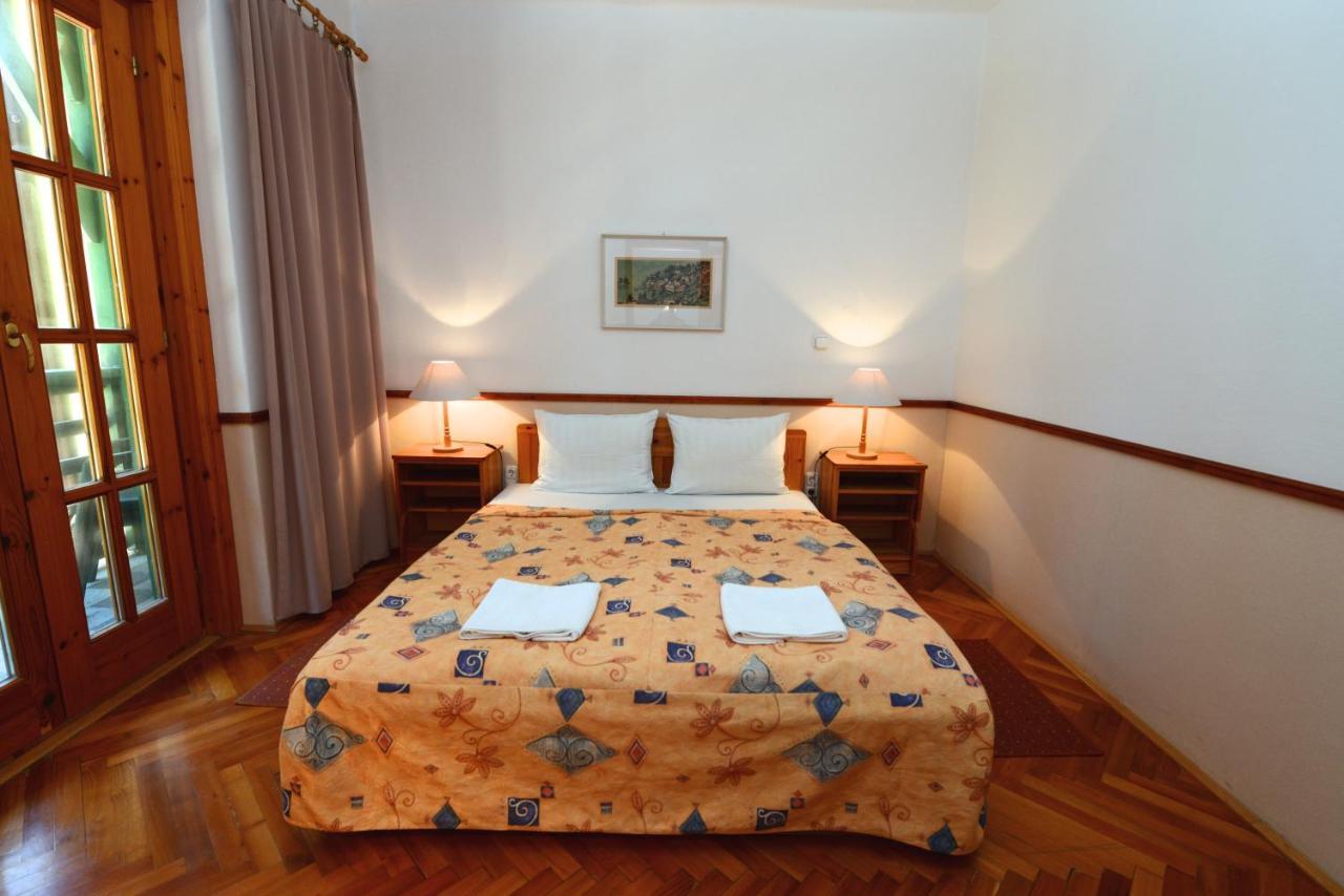 Bakony Hotel Баконьбель Экстерьер фото