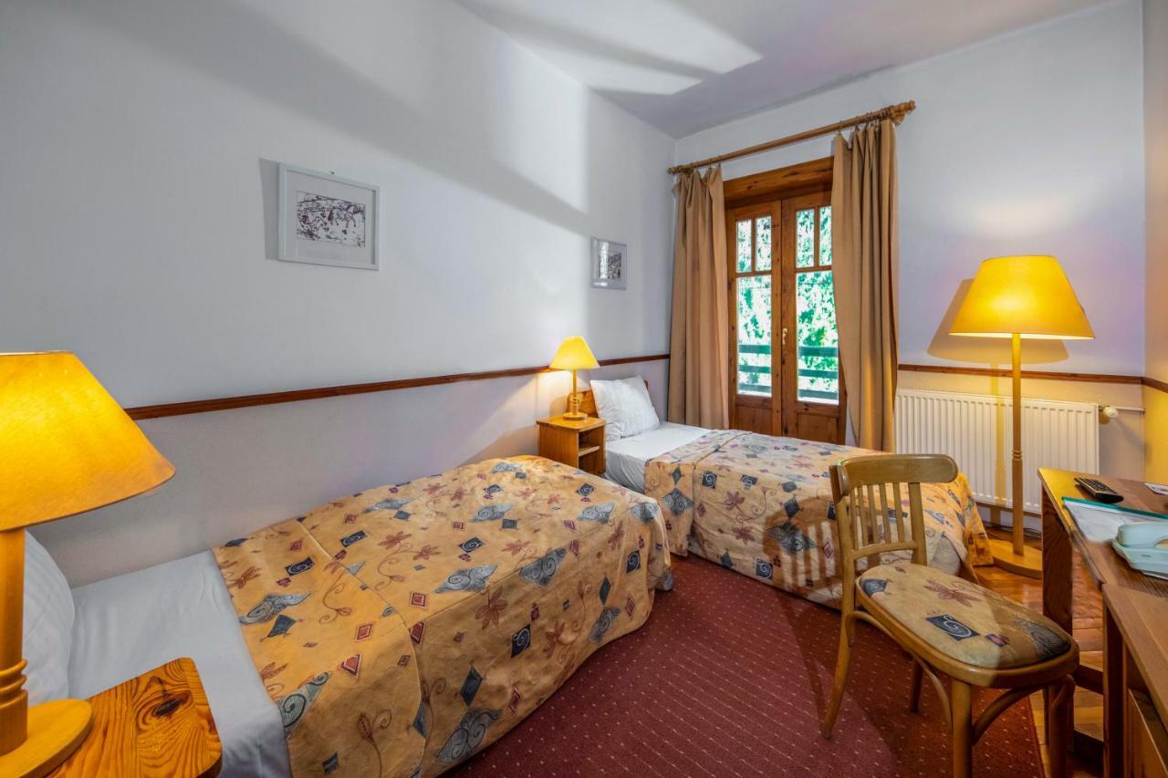 Bakony Hotel Баконьбель Экстерьер фото