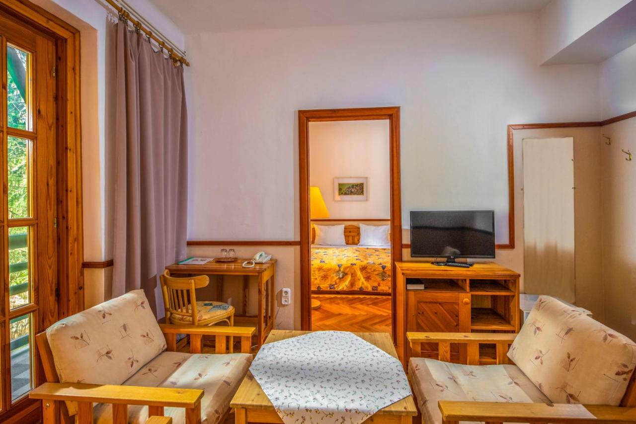Bakony Hotel Баконьбель Экстерьер фото