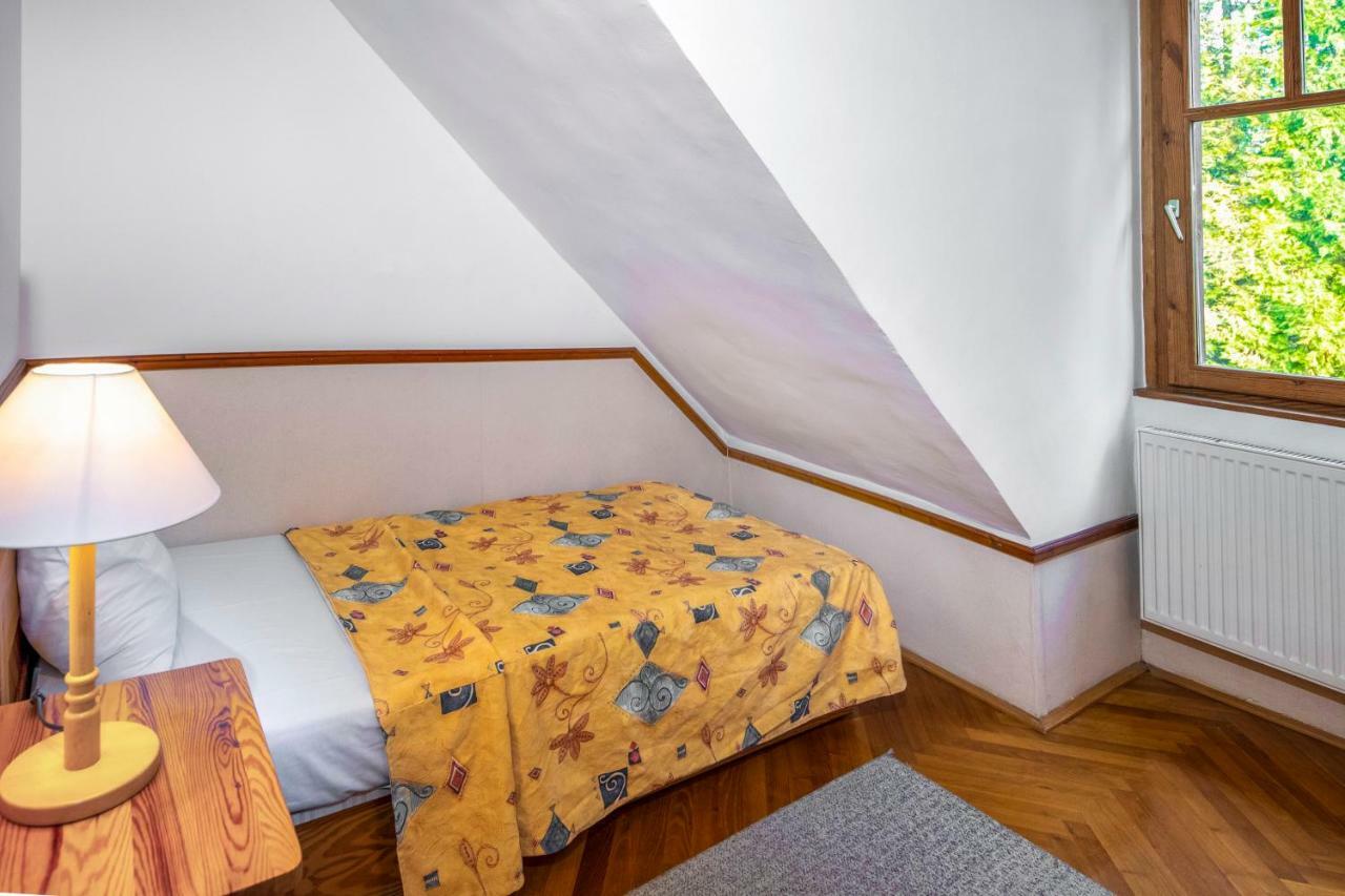 Bakony Hotel Баконьбель Экстерьер фото