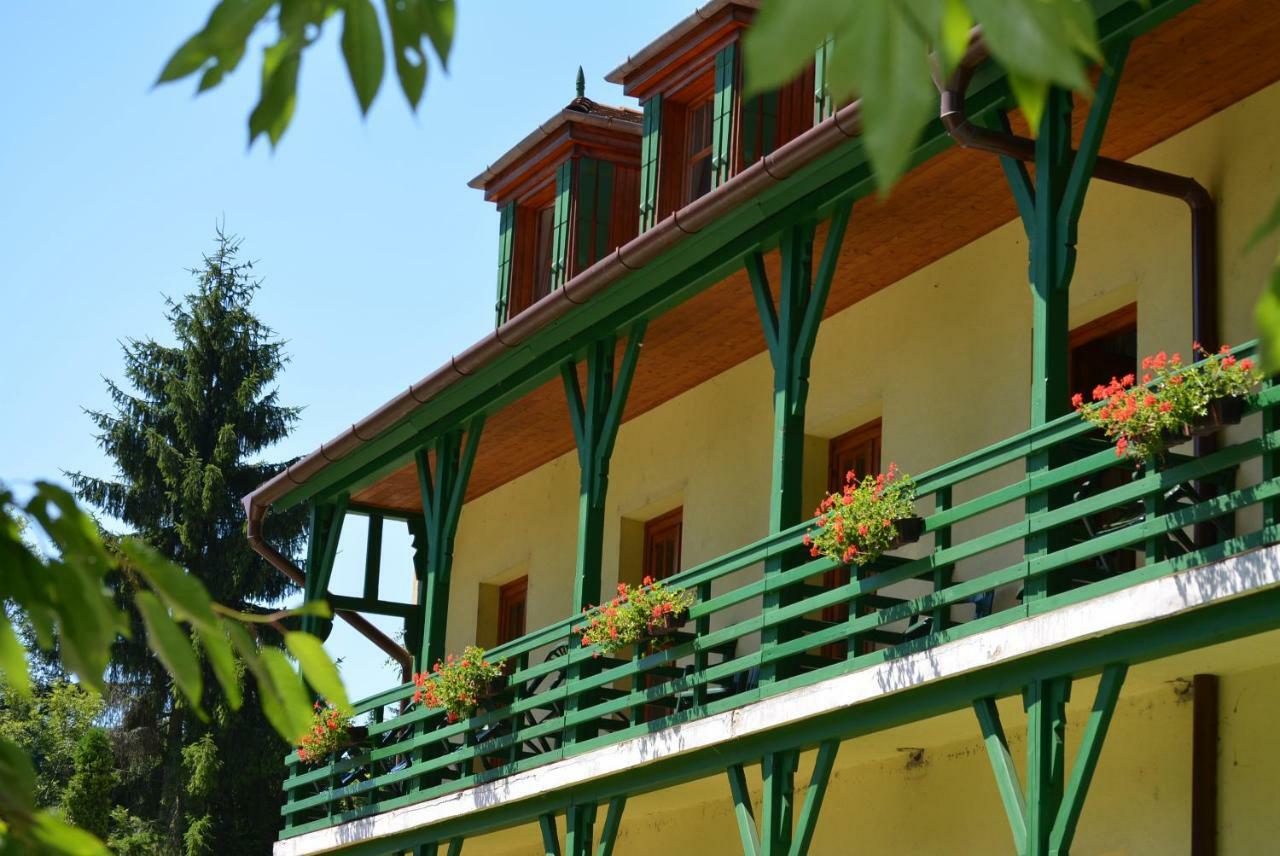 Bakony Hotel Баконьбель Экстерьер фото