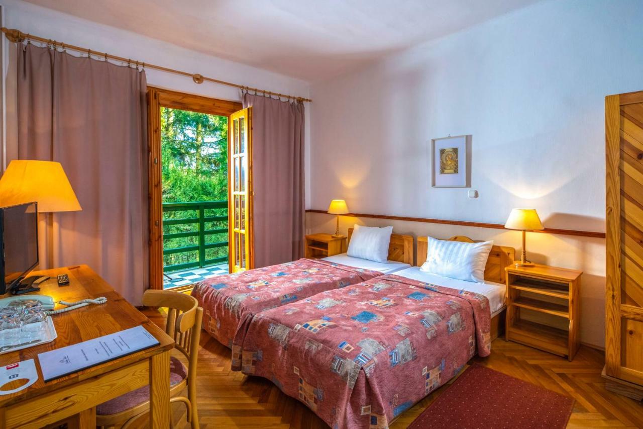 Bakony Hotel Баконьбель Экстерьер фото